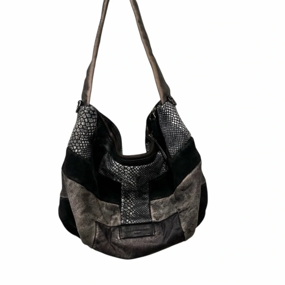 Liebeskind Irvine Hobo Bag Black Gray Leather Alligator Embossed Slouchy Luxe